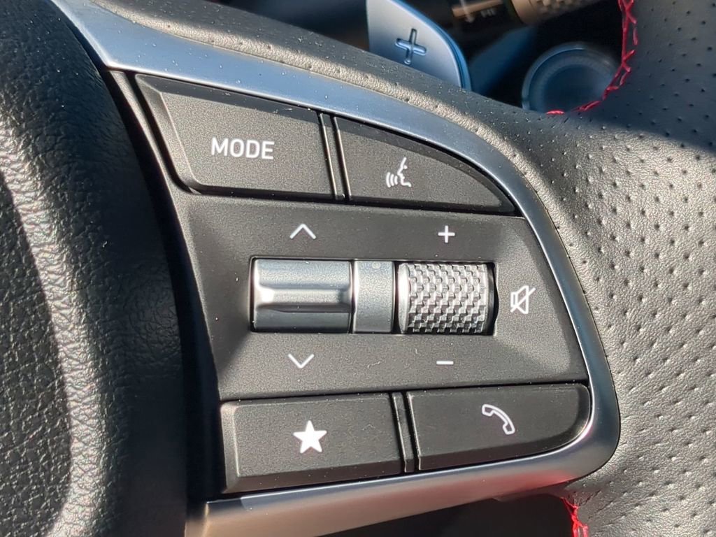 Used 2025 Genesis G70 3.3T Advanced image 28