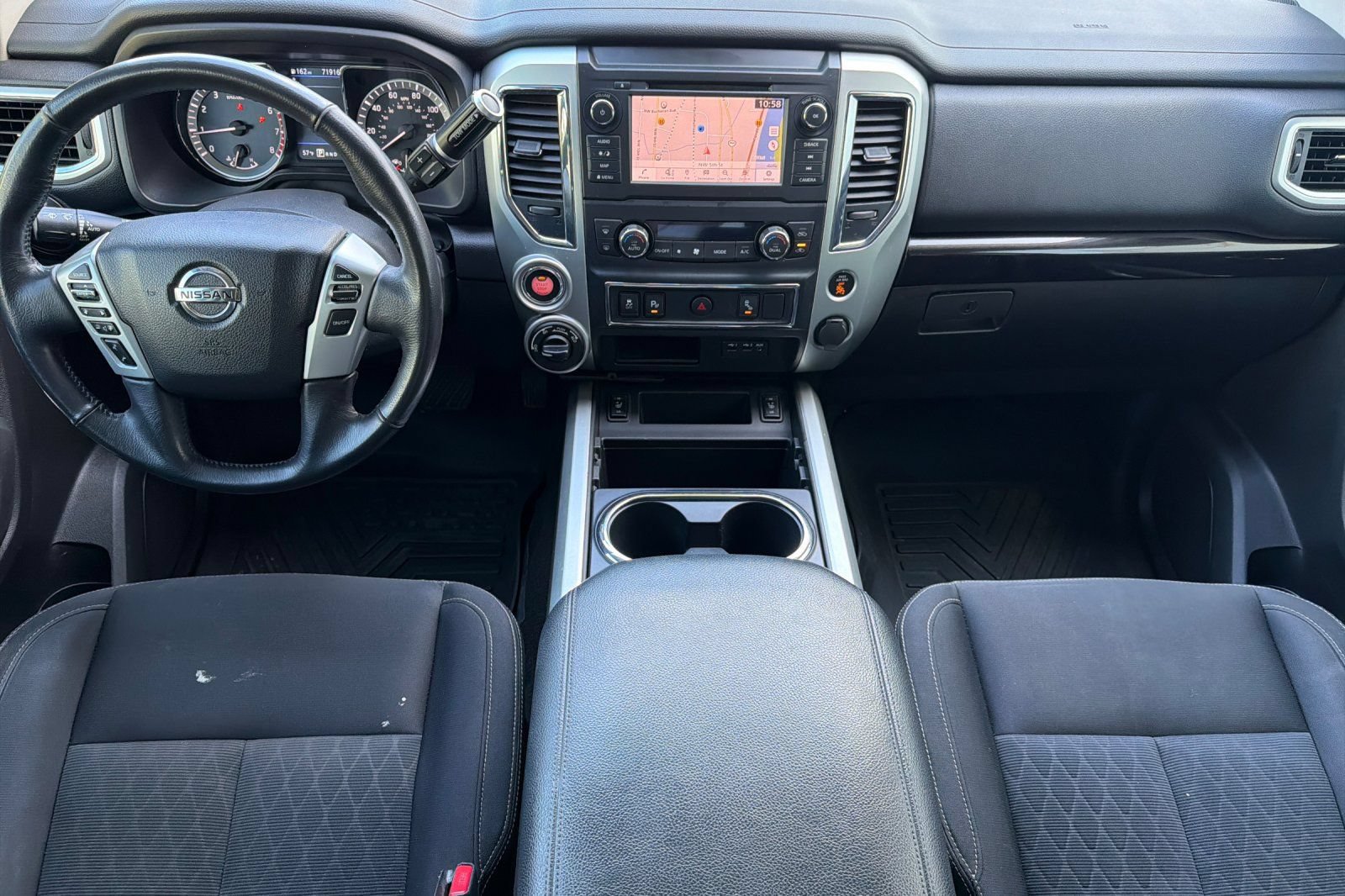 Used 2019 Nissan Titan SV w/ SV Convenience Package AWD/4WD image 10