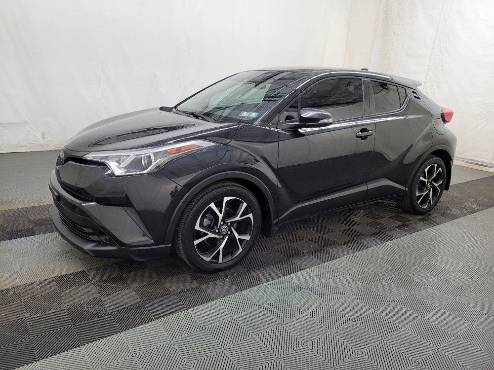 Used 2019 Toyota C-HR XLE image 2