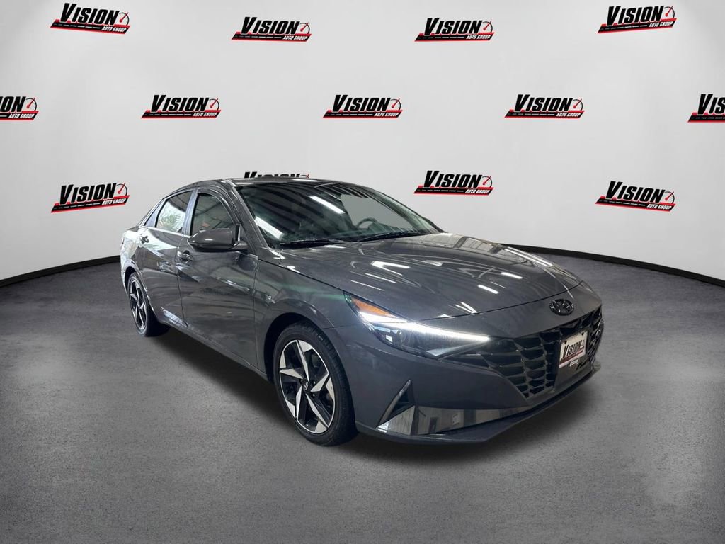 Used 2023 Hyundai Elantra Limited image 3