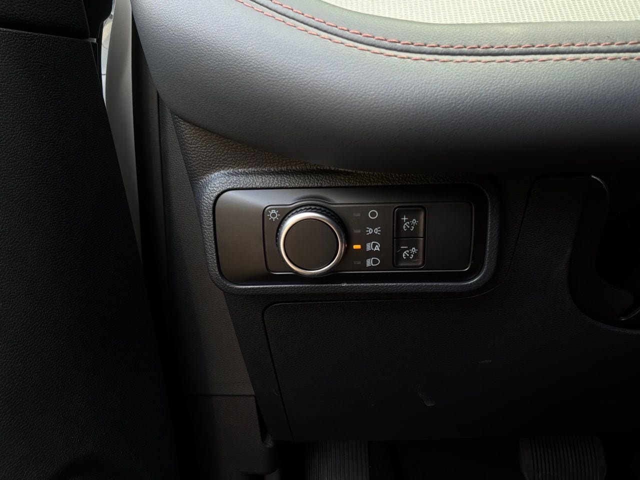 Used 2026 Ford Explorer Active RWD image 25