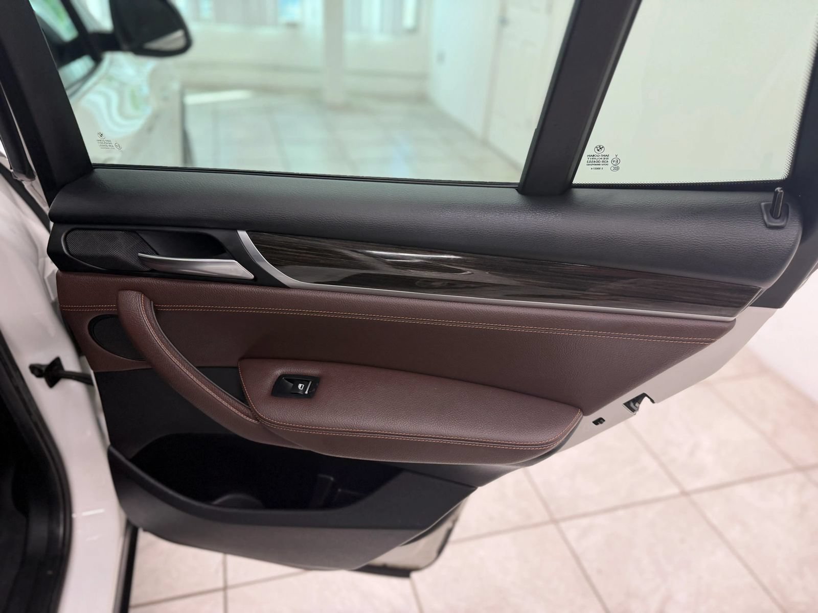 Used 2017 BMW X3 xDrive28i AWD/4WD image 18