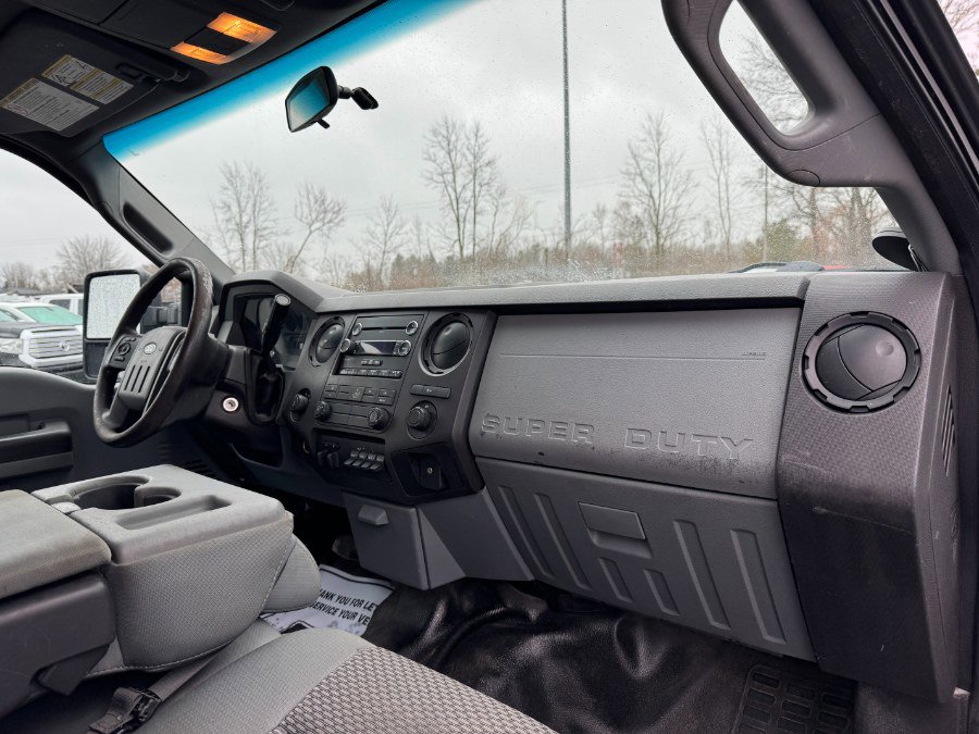 Used 2013 Ford F250 XL w/ Camper Pkg image 19
