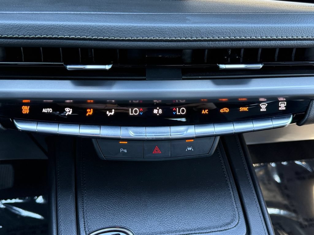 Used 2024 Cadillac XT4 Premium Luxury AWD/4WD image 18