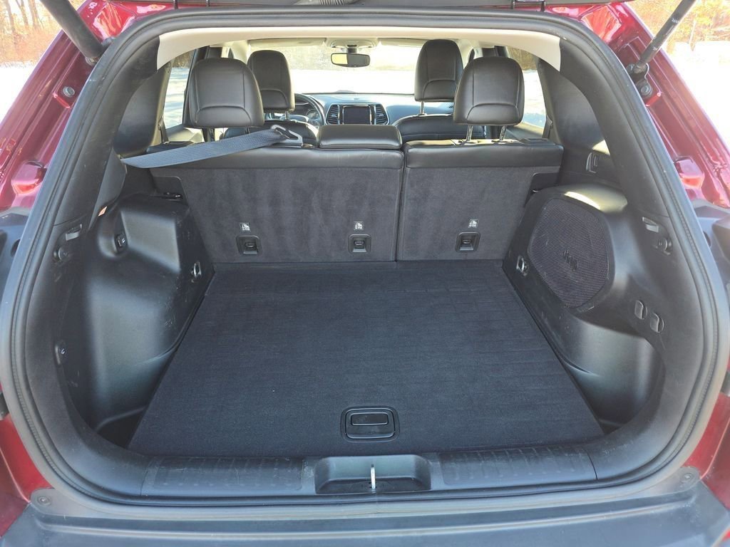 Used 2019 Jeep Cherokee Limited image 10