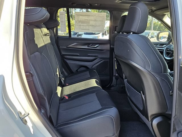 New 2025 Jeep Grand Cherokee Laredo RWD image 13