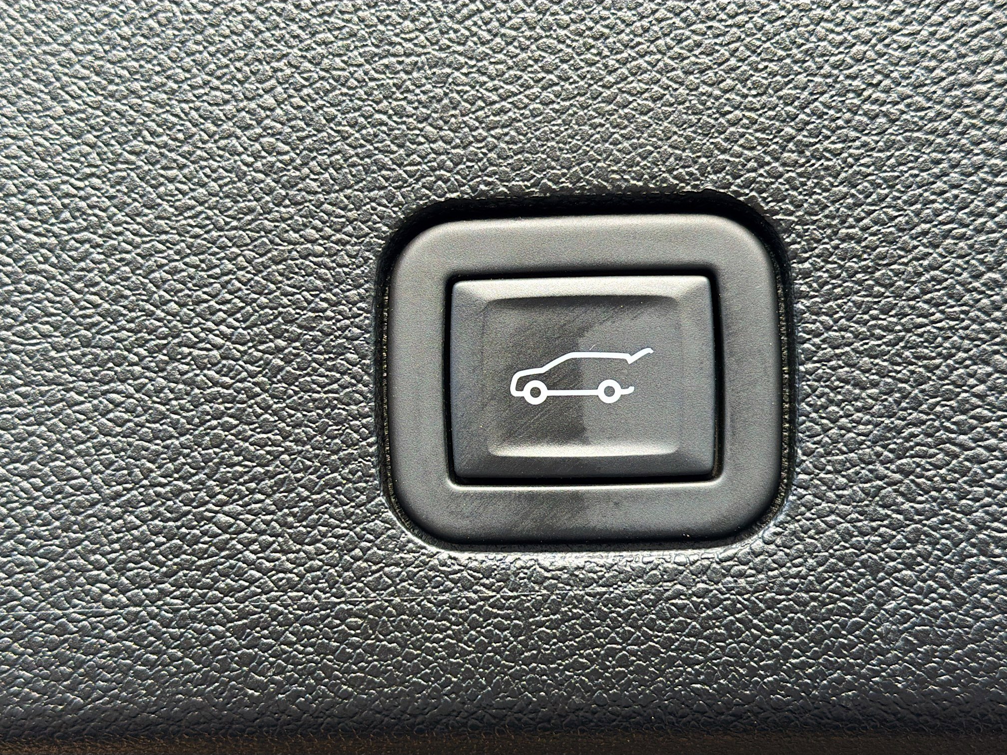 Used 2024 Cadillac XT6 Premium Luxury w/ Platinum Package AWD/4WD image 13
