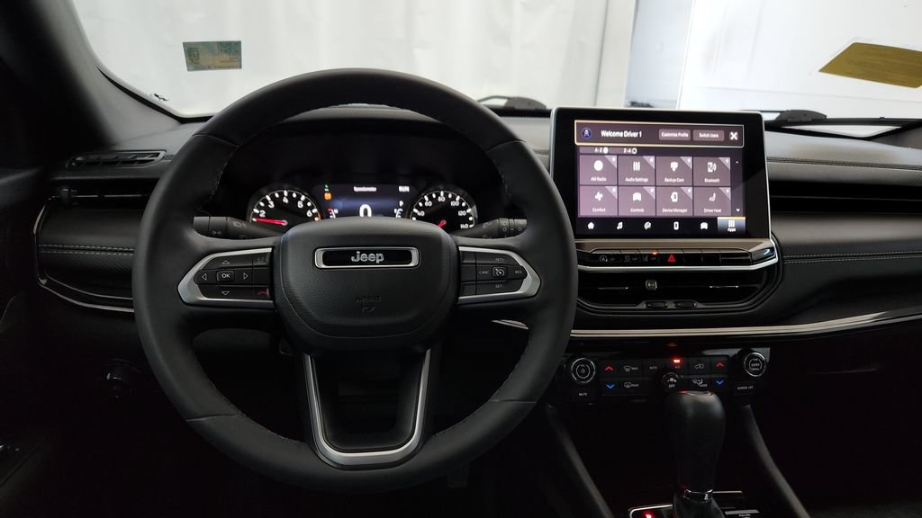Used 2023 Jeep Compass Latitude w/ Sun and Sound Group AWD/4WD image 28