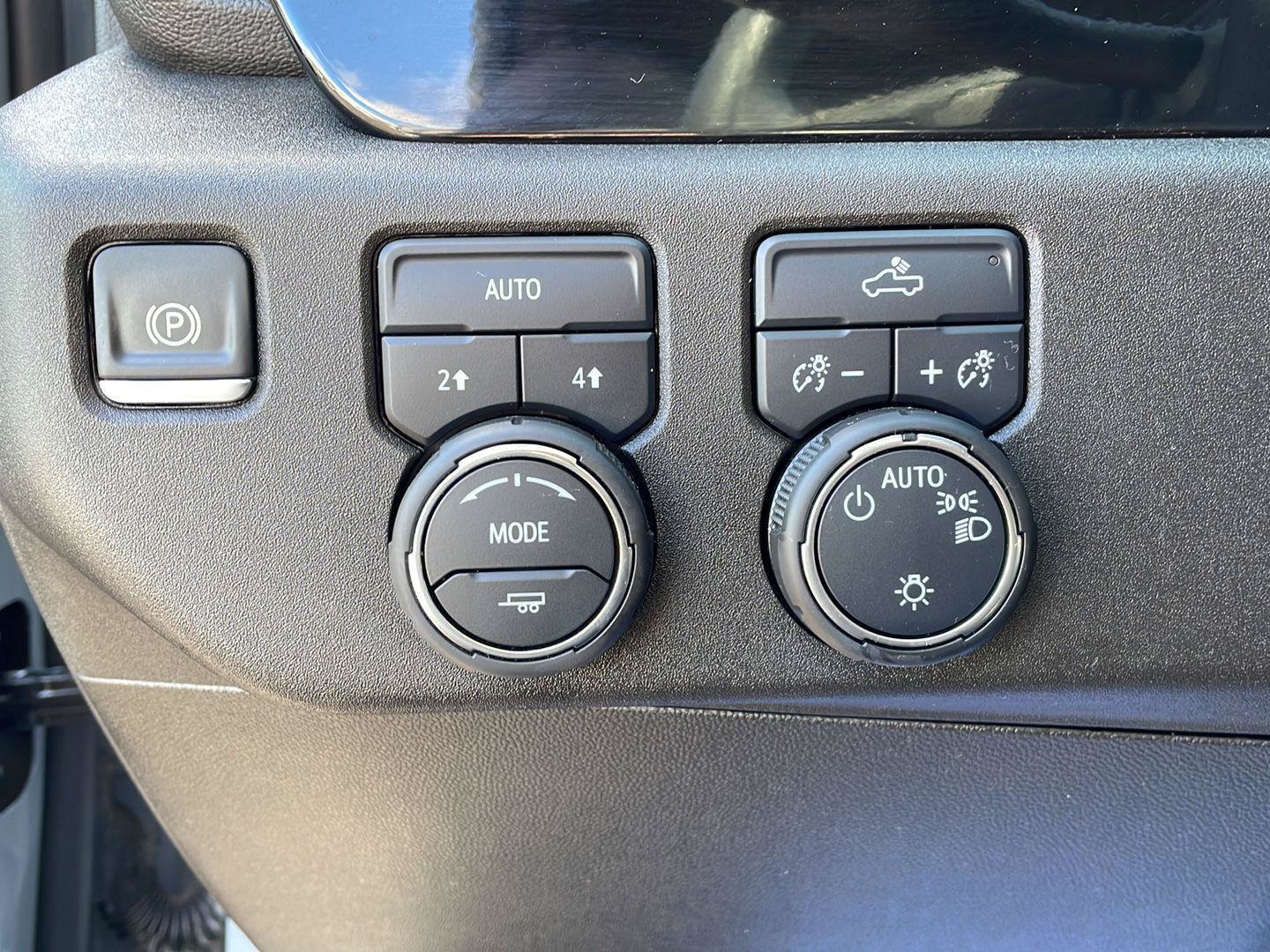 Used 2024 Chevrolet Silverado 1500 LT AWD/4WD image 13