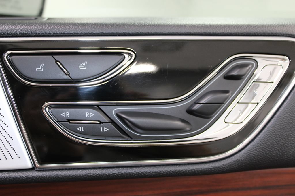 Used 2024 Lincoln Navigator L Reserve AWD/4WD image 30