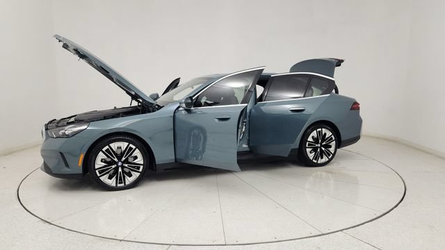 Used 2026 BMW i5 eDrive40 AWD/4WD image 16