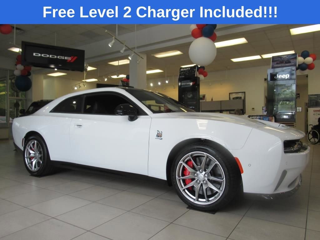Used 2024 Dodge Charger R/T Scat Pack w/ Plus Group image 2