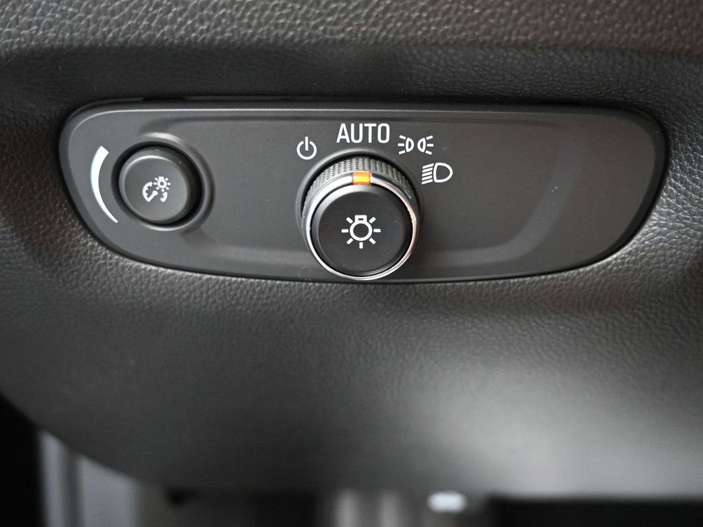 Used 2023 Chevrolet Traverse LT image 31