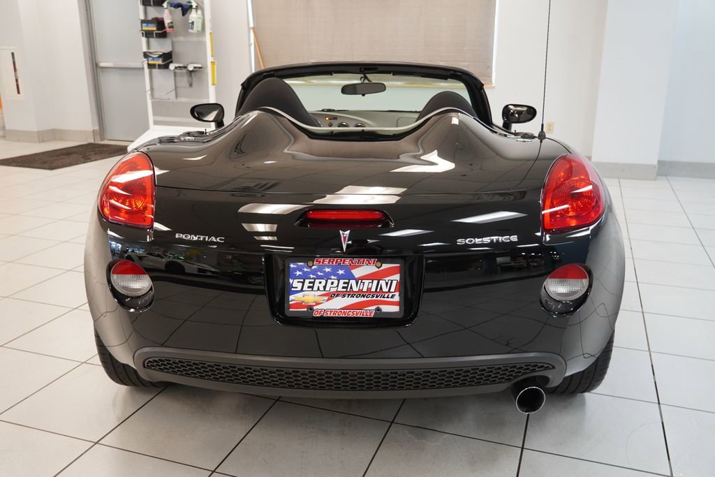 Used 2007 Pontiac Solstice Convertible RWD image 8