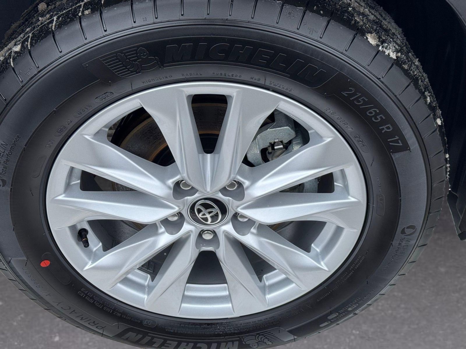 Used 2026 Toyota Corolla Cross LE w/ Moonroof Package image 7