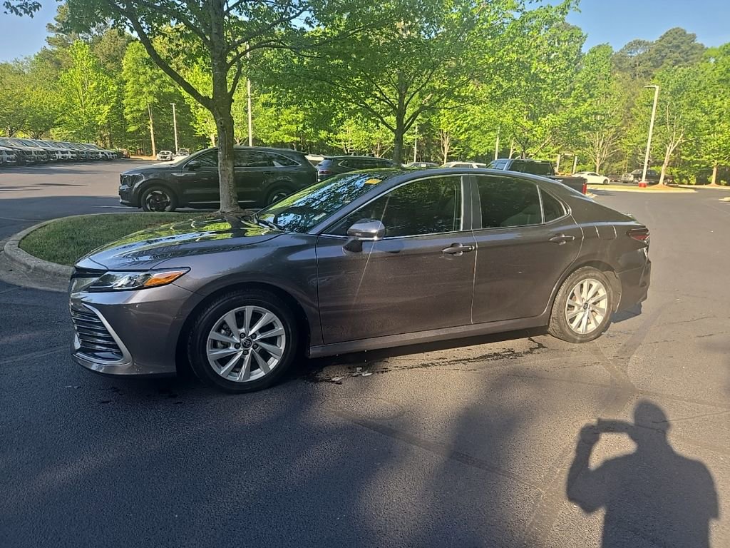 Used 2024 Toyota Camry LE w/ Convenience Package FWD image 1