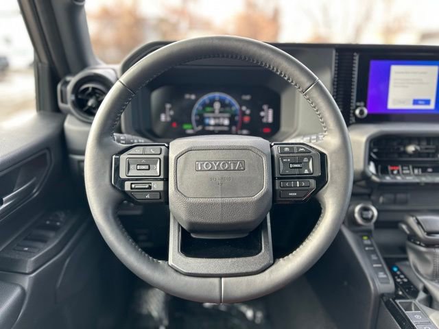 Used 2025 Toyota Land Cruiser image 21