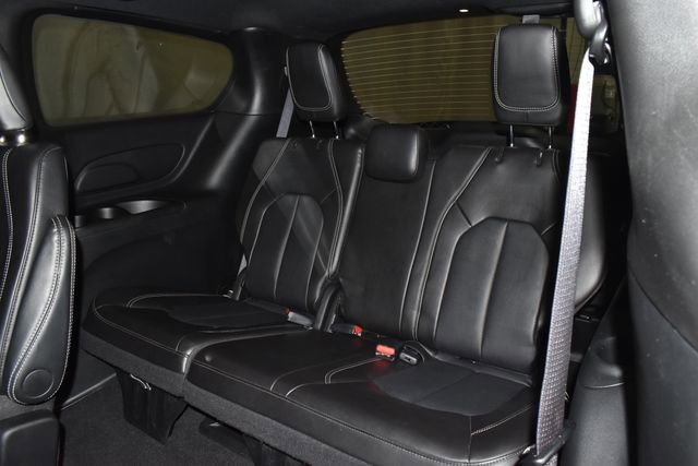 Certified 2025 Chrysler Pacifica Select image 36