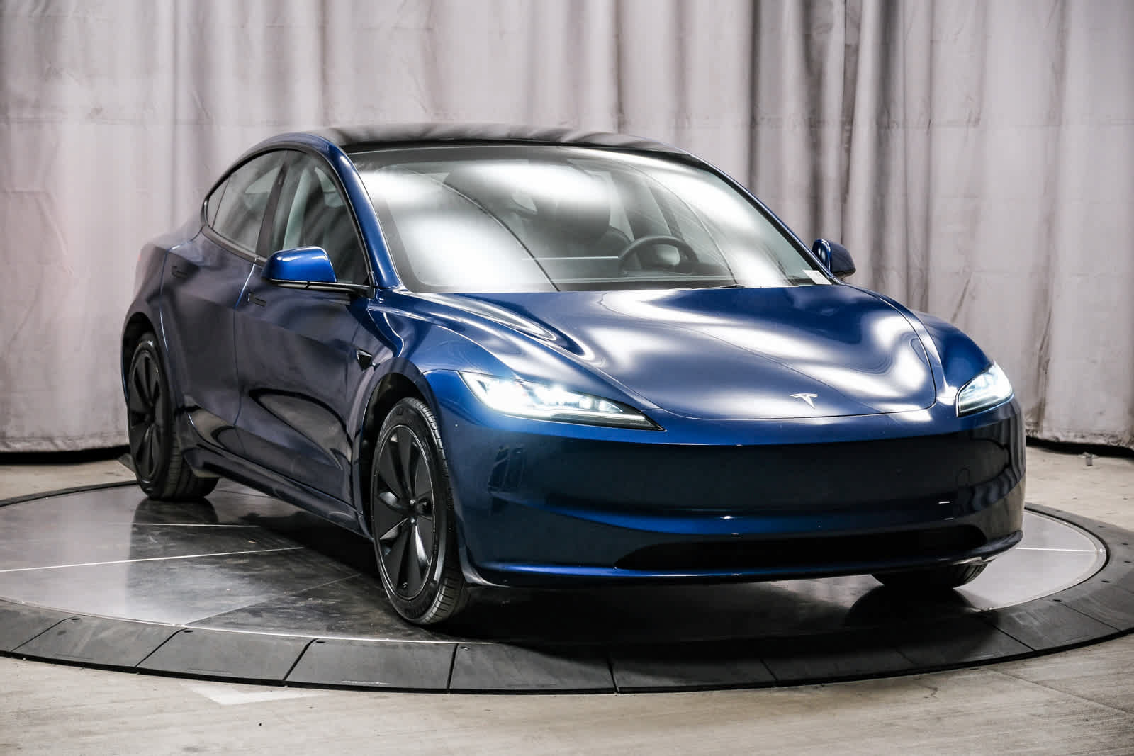 Used 2024 Tesla Model 3 Standard Range RWD image 5