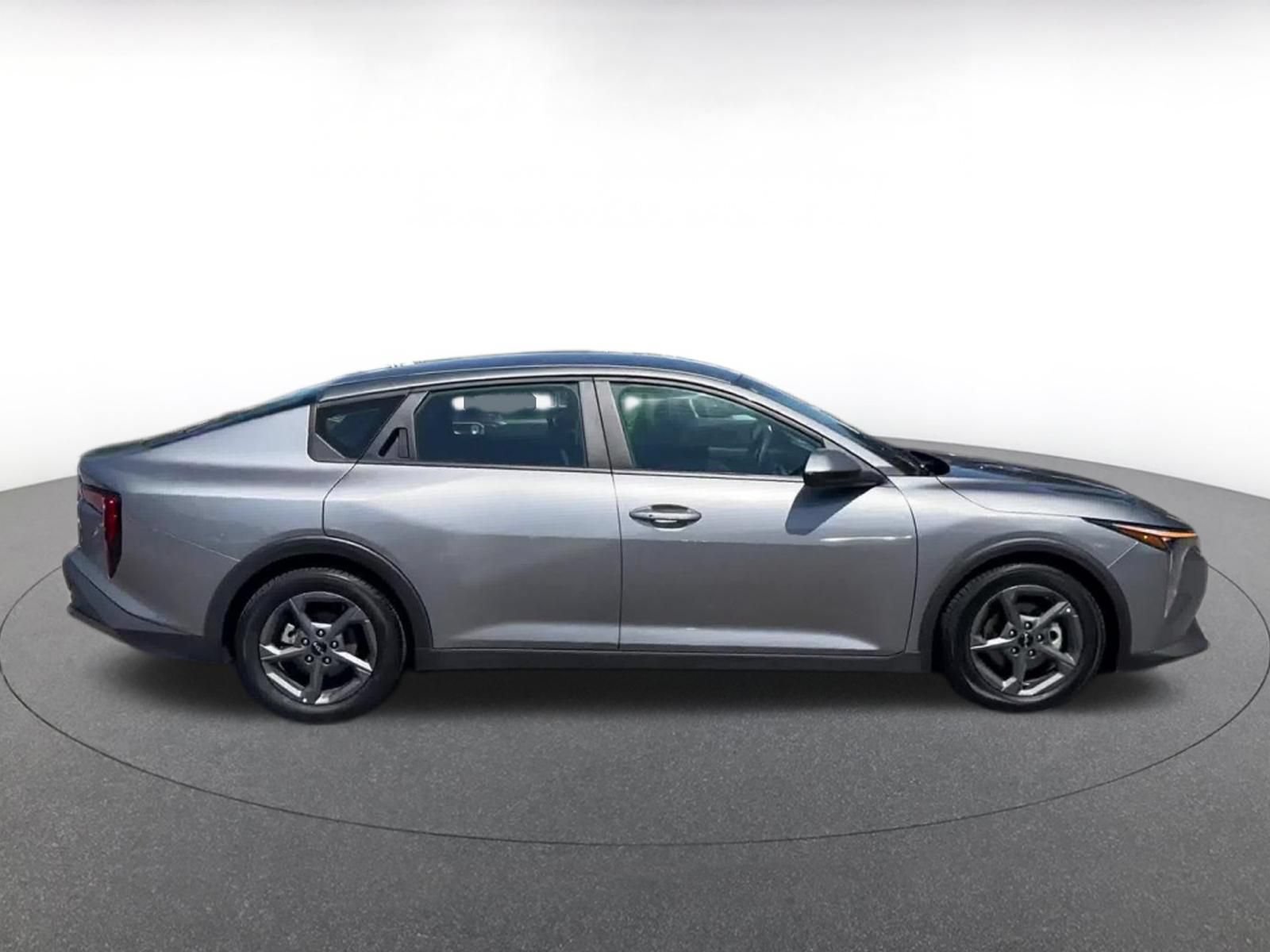 Used 2025 Kia K4 FWD image 16