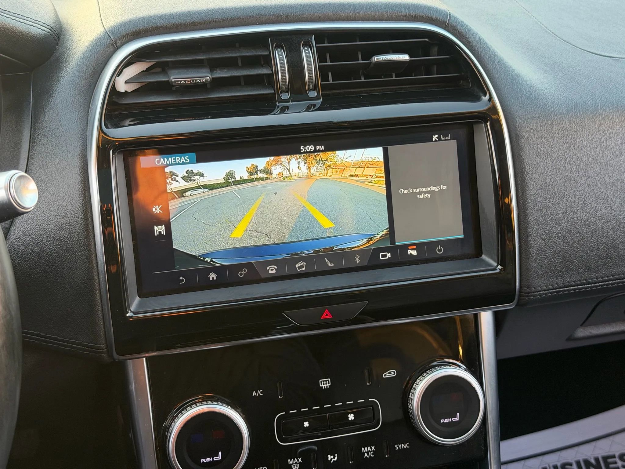 Used 2020 Jaguar XE S RWD image 10
