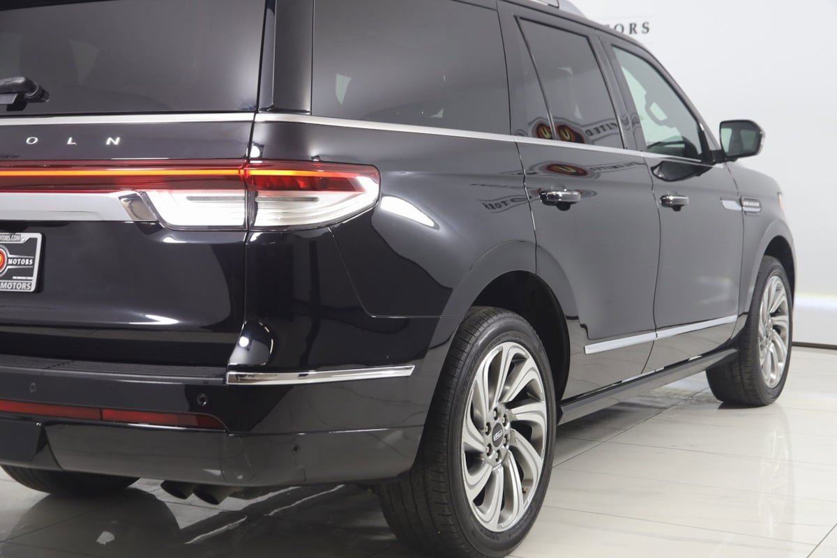 Used 2023 Lincoln Navigator Reserve image 49