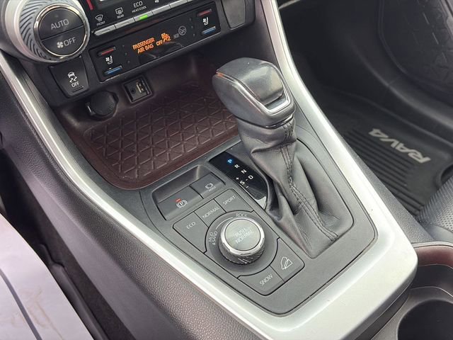 Used 2019 Toyota RAV4 Limited w/ Cold Weather Package image 17
