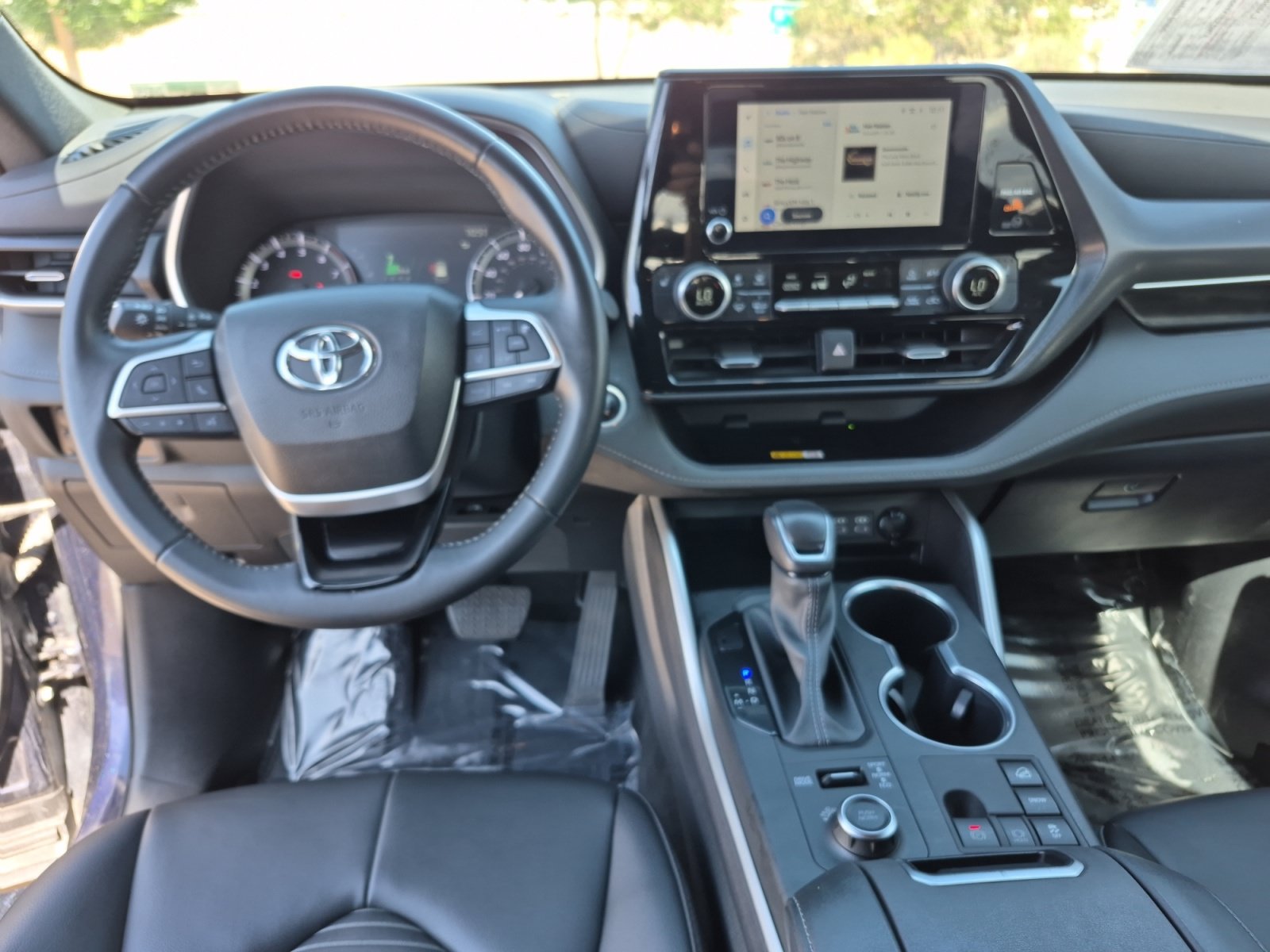 Used 2024 Toyota Highlander XSE AWD/4WD image 18