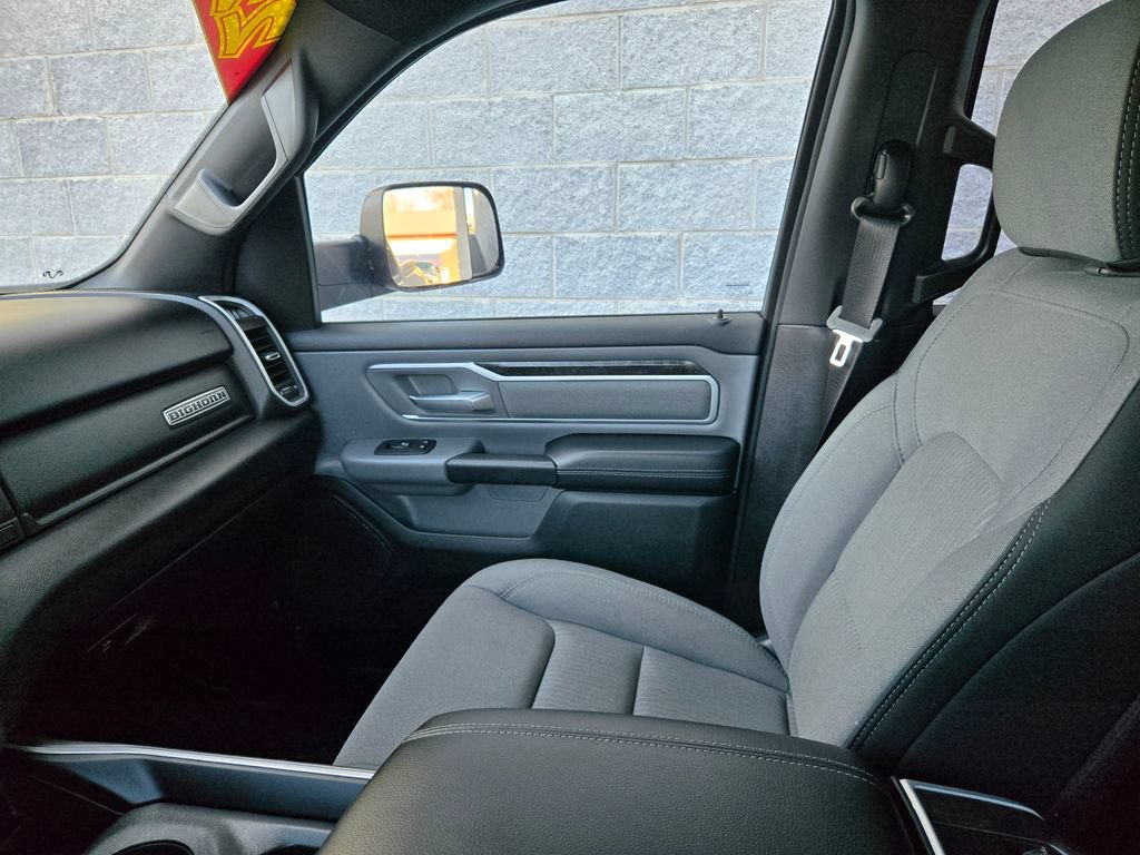 Used 2022 RAM 1500 Big Horn AWD/4WD image 36