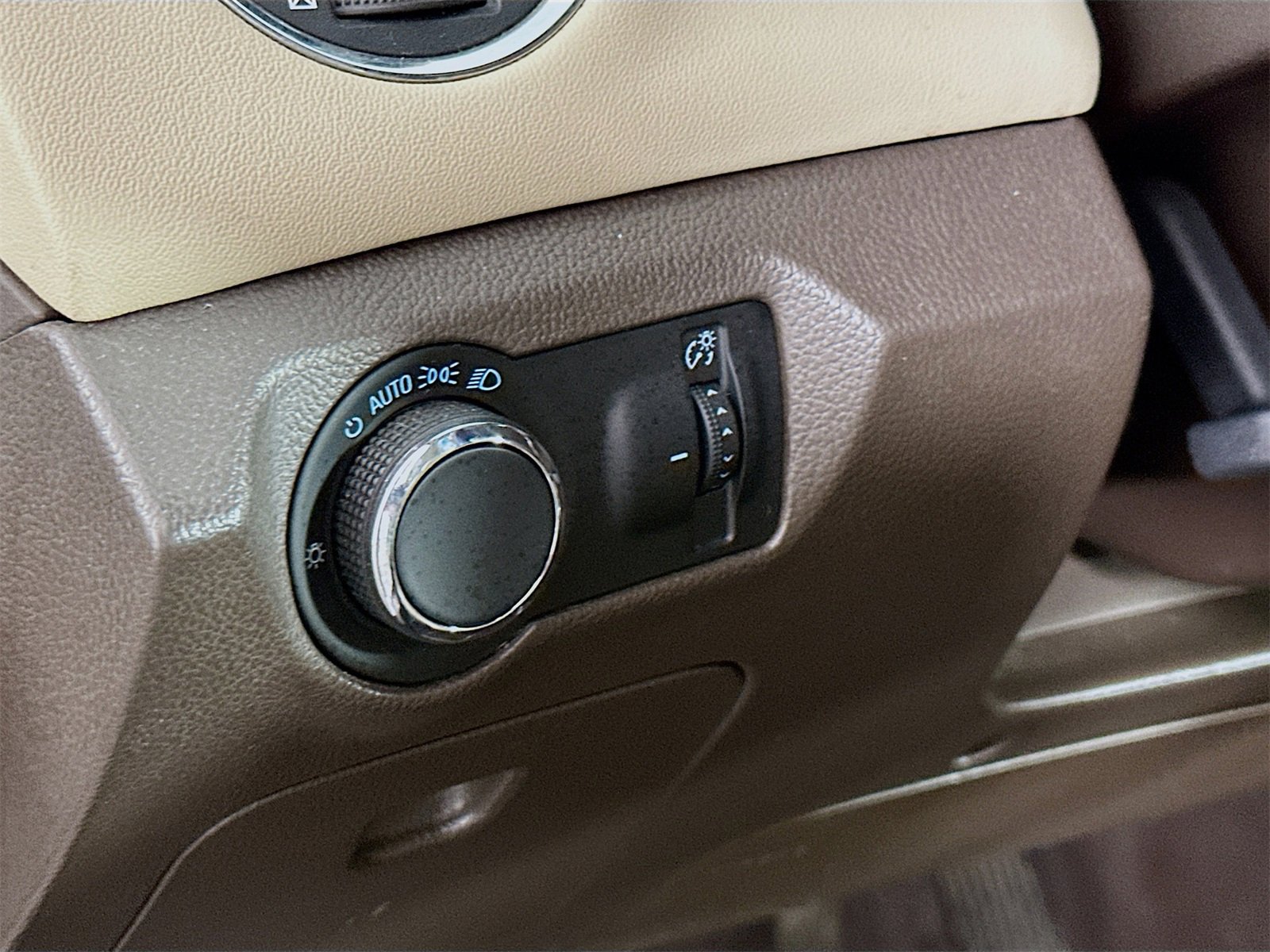 Used 2011 Chevrolet Cruze LTZ image 11