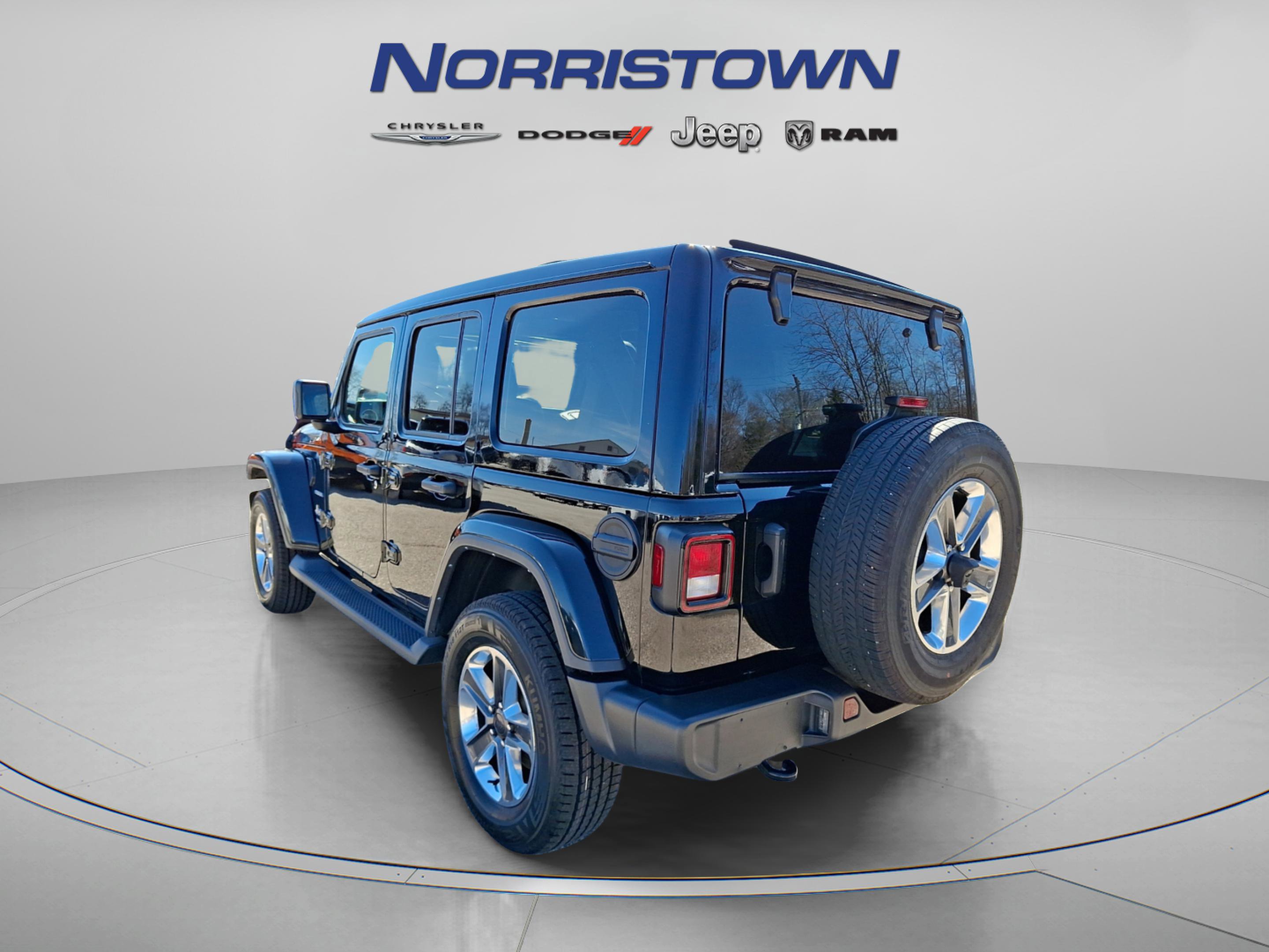 Certified 2022 Jeep Wrangler Unlimited Sahara AWD/4WD image 4