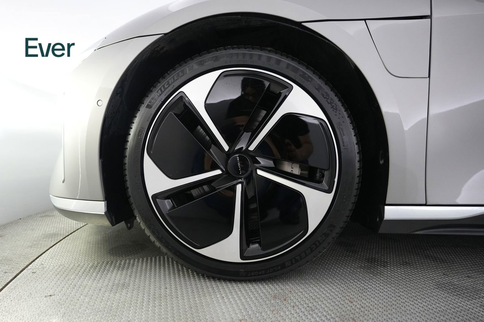 Used 2023 Lucid Air Touring image 22