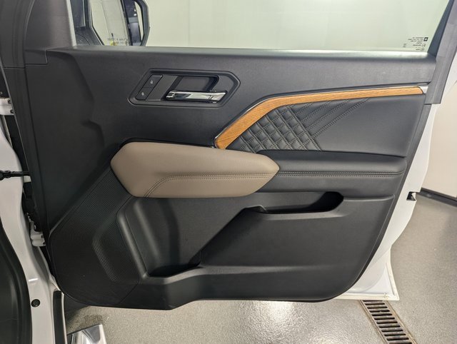 Used 2023 GMC Canyon Denali image 28