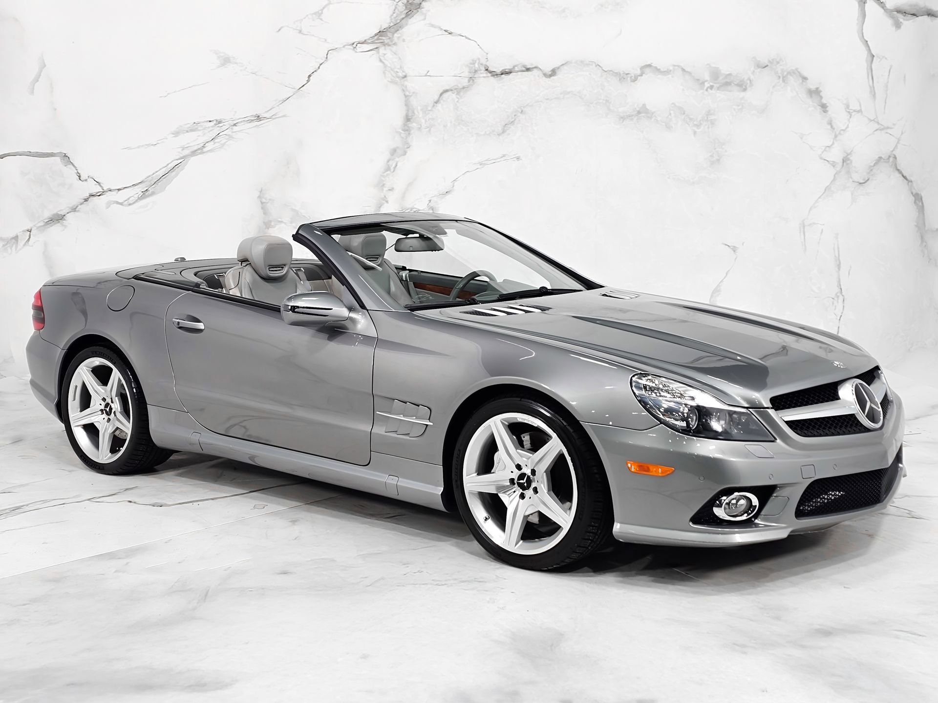 Used 2012 Mercedes-Benz SL 550 image 7