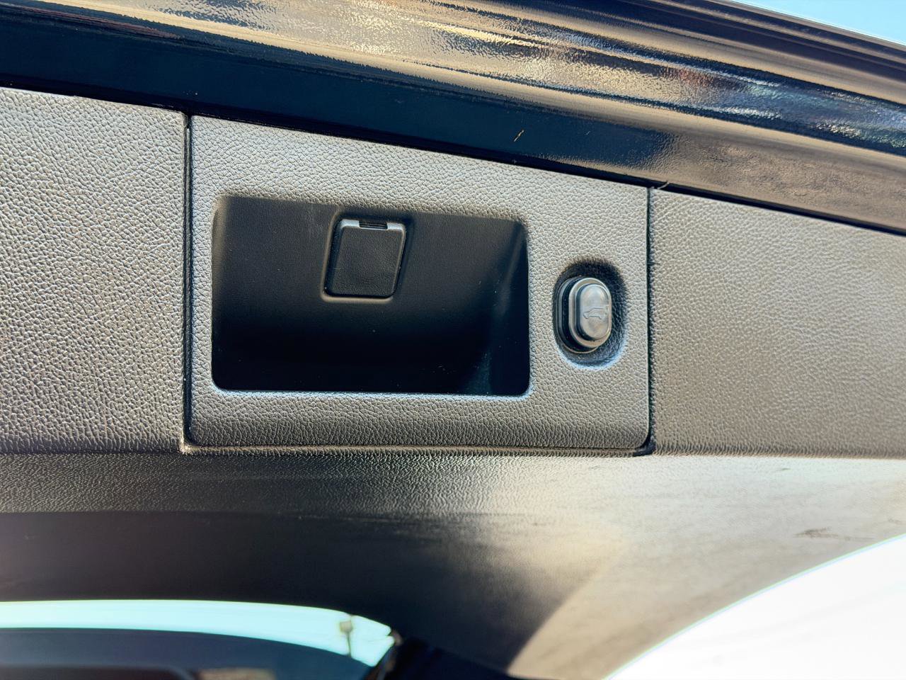 Used 2020 Chevrolet Suburban LT image 36