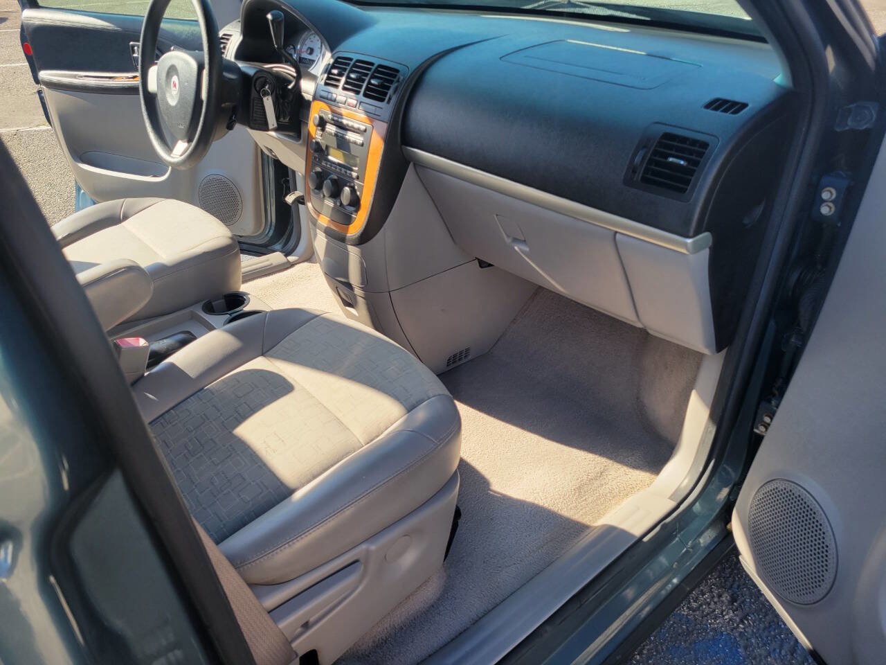 Used 2006 Saturn Relay Level 2 w/ Preferred Pkg image 20