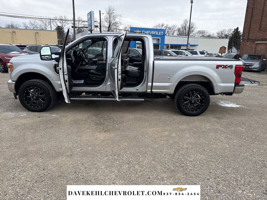 Used 2017 Ford F250 Lariat w/ Lariat Ultimate Package image 29