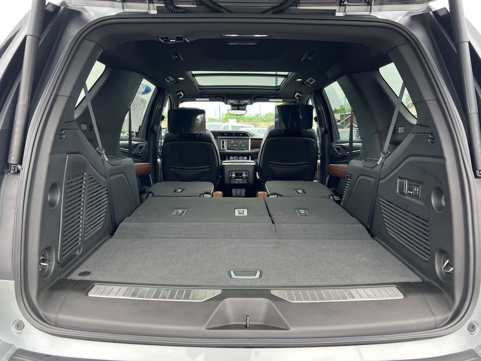 Used 2023 GMC Yukon Denali Ultimate AWD/4WD image 65