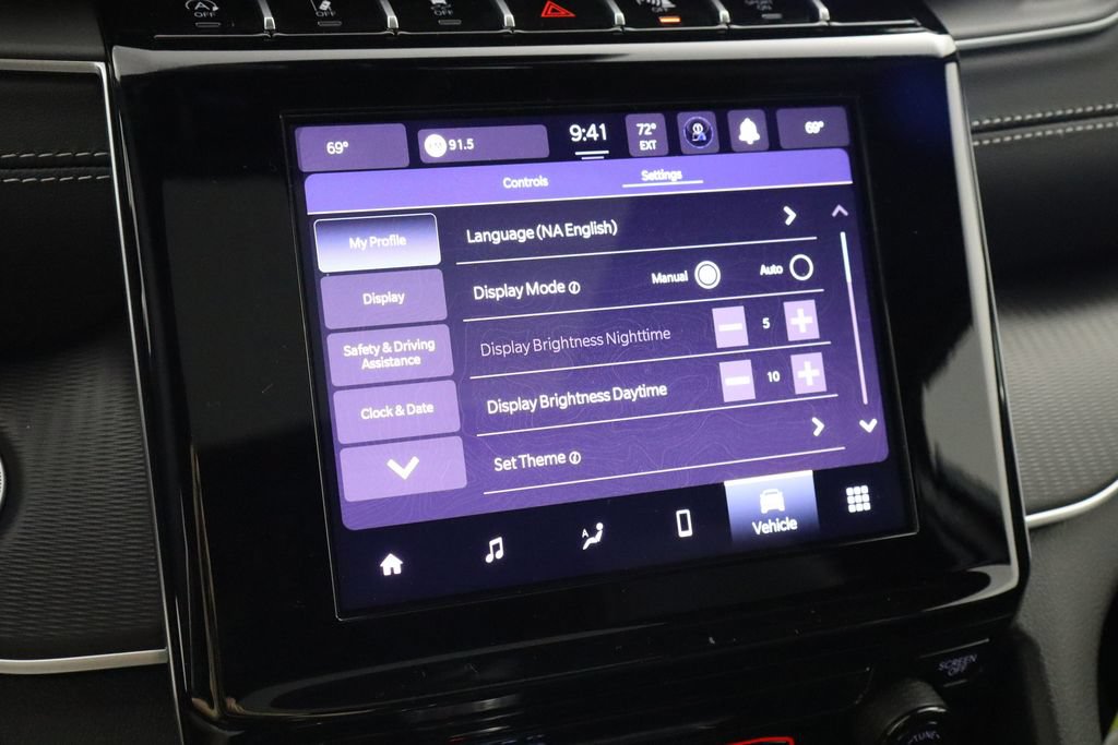 Used 2025 Jeep Grand Cherokee 4WD image 32