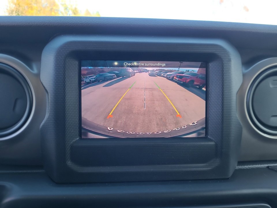 Used 2020 Jeep Wrangler Sport AWD/4WD image 22