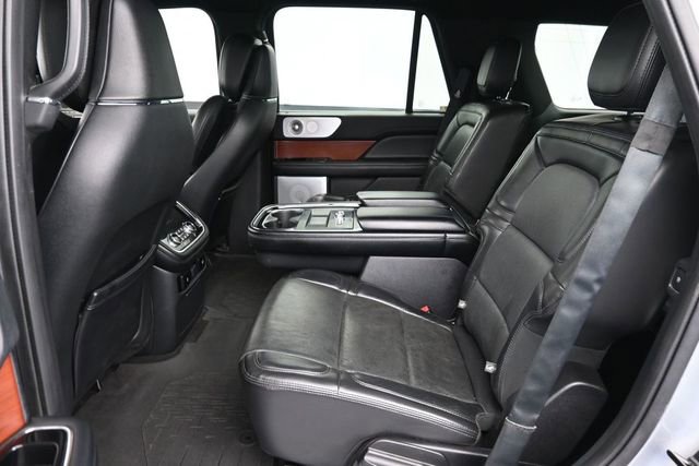 Used 2020 Lincoln Navigator Reserve w/ Luxury Package AWD/4WD image 31