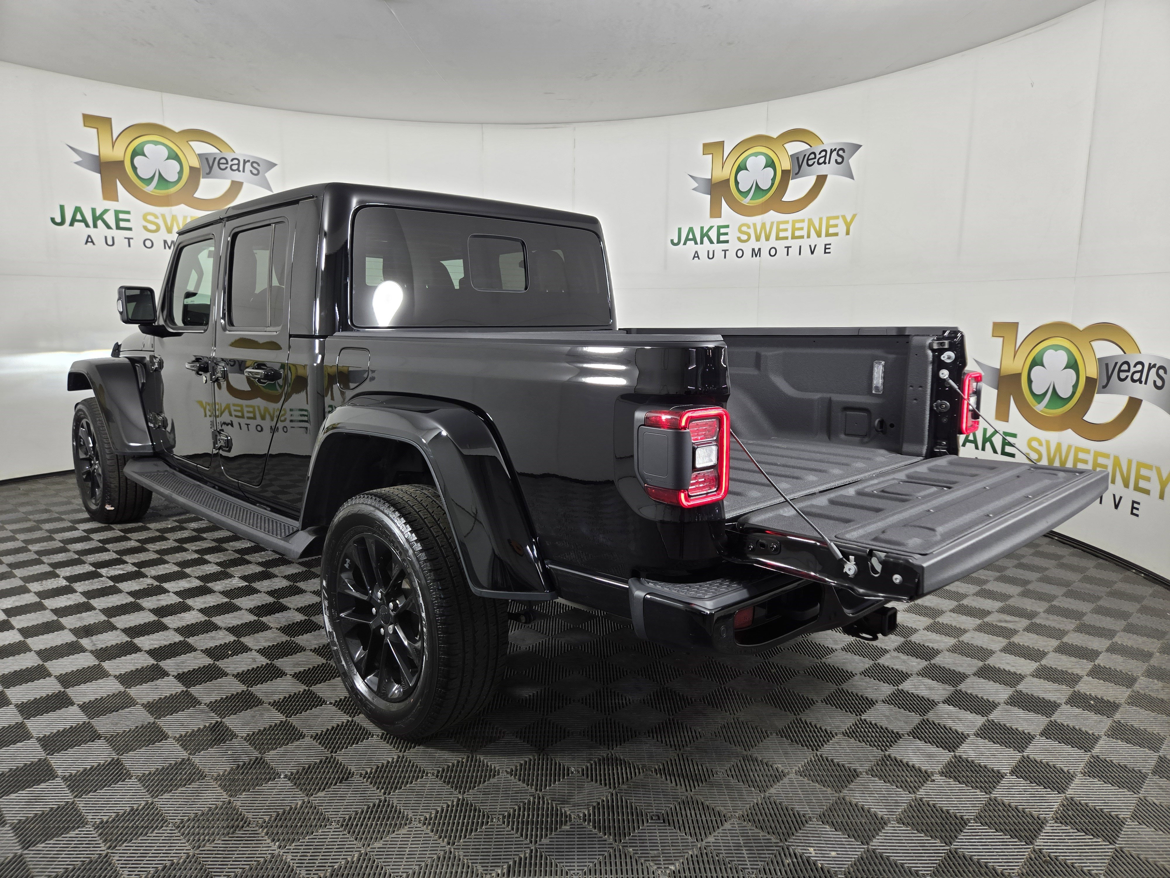 Used 2022 Jeep Gladiator Overland image 32