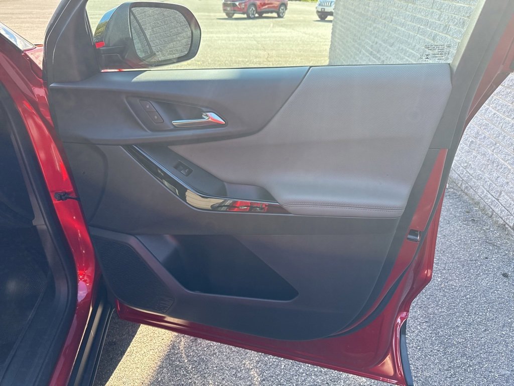 New 2026 Chevrolet Equinox LT w/ Convenience Package II image 16