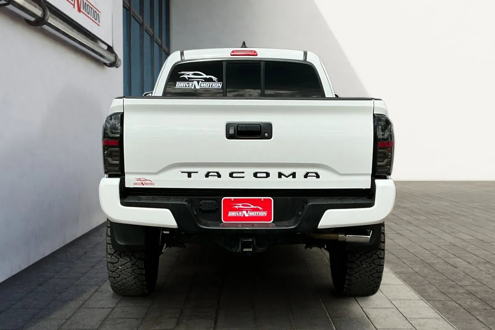 Used 2022 Toyota Tacoma TRD Off-Road image 5