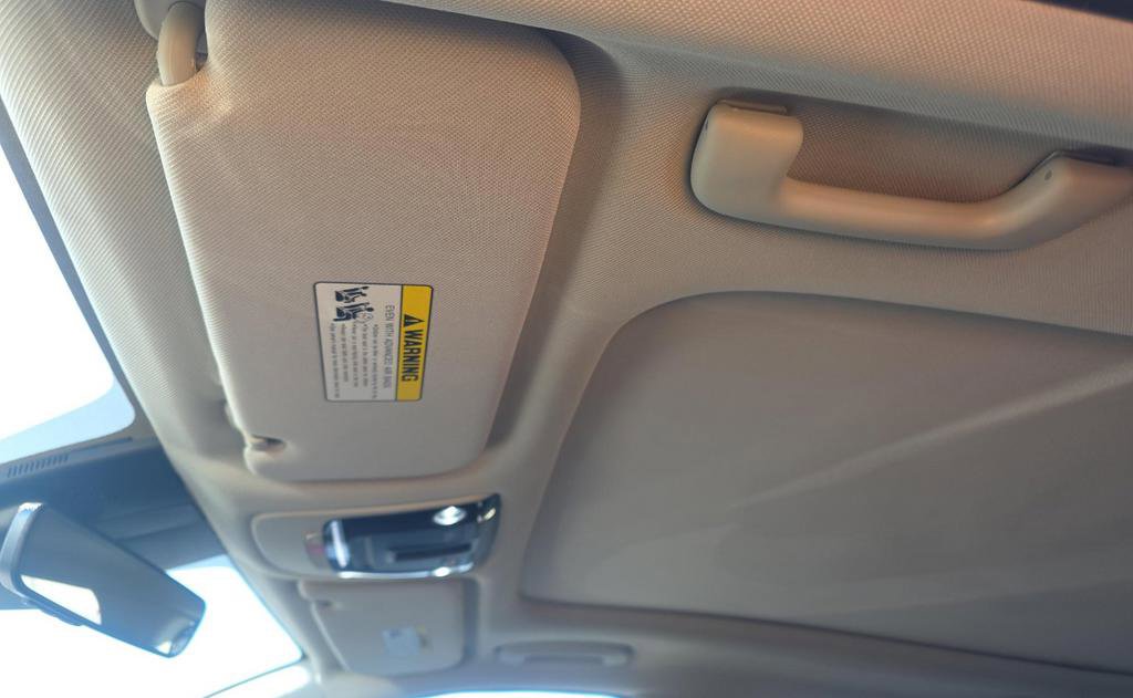 Used 2024 Kia Sorento S w/ Panoramic Sunroof Package image 12