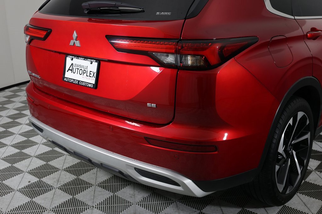 Used 2022 Mitsubishi Outlander SE image 47