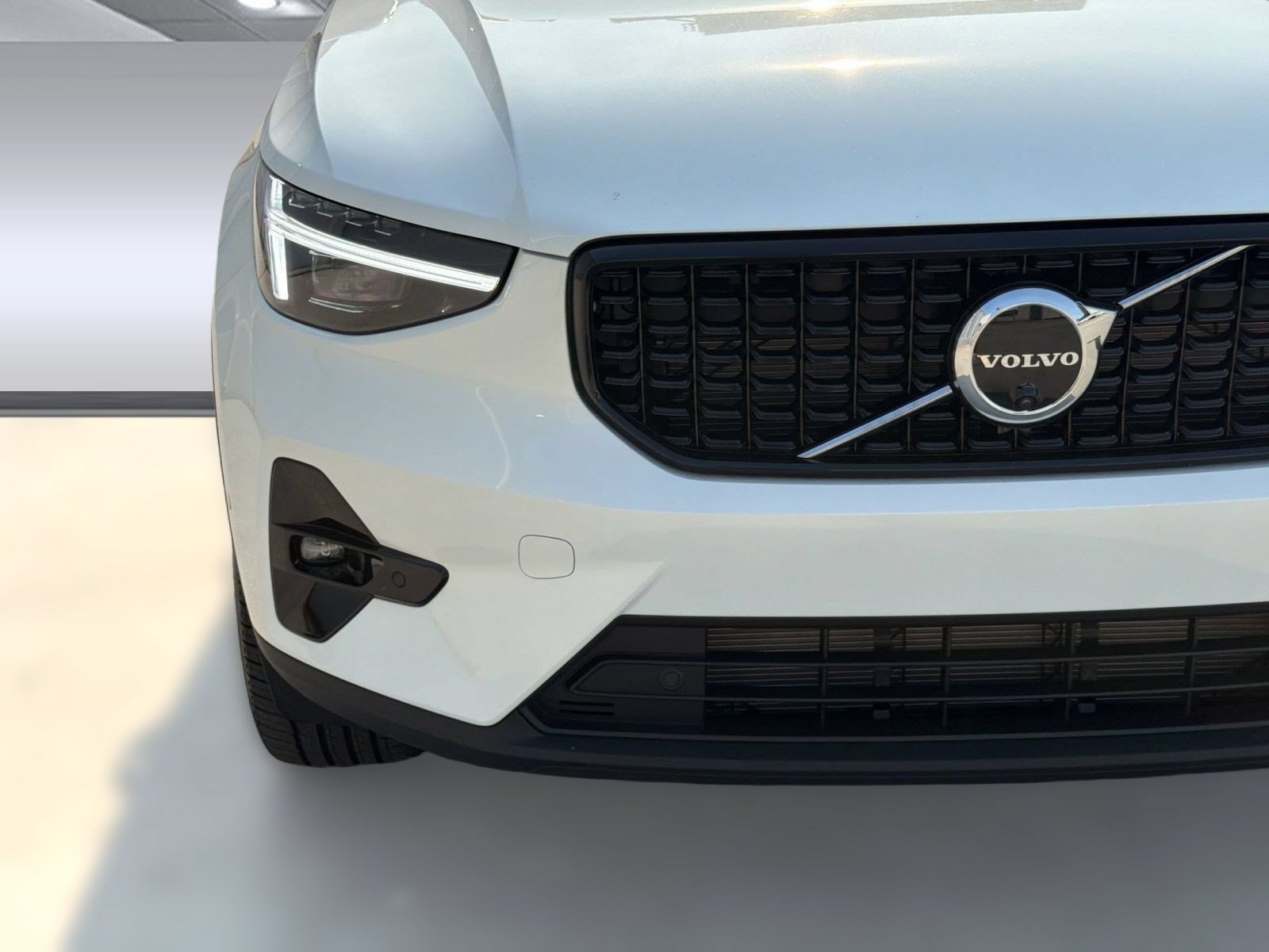 New 2026 Volvo XC40 B5 Plus w/ Protection Package Premier AWD/4WD image 29