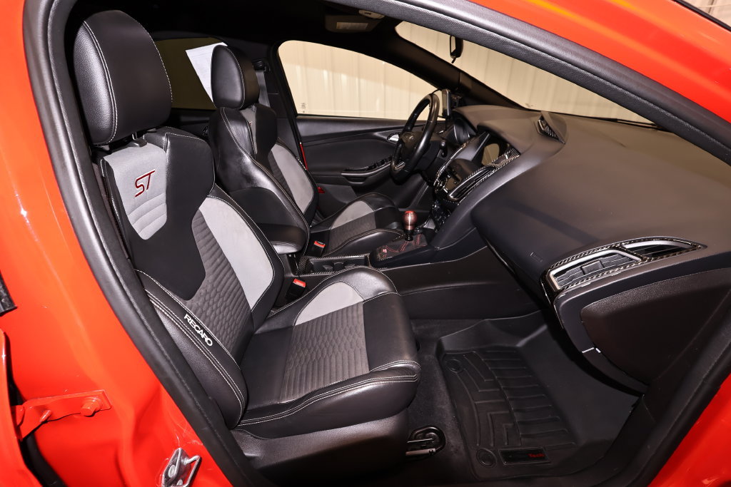 Used 2015 Ford Focus ST w/ Equipment Group 401A FWD image 17
