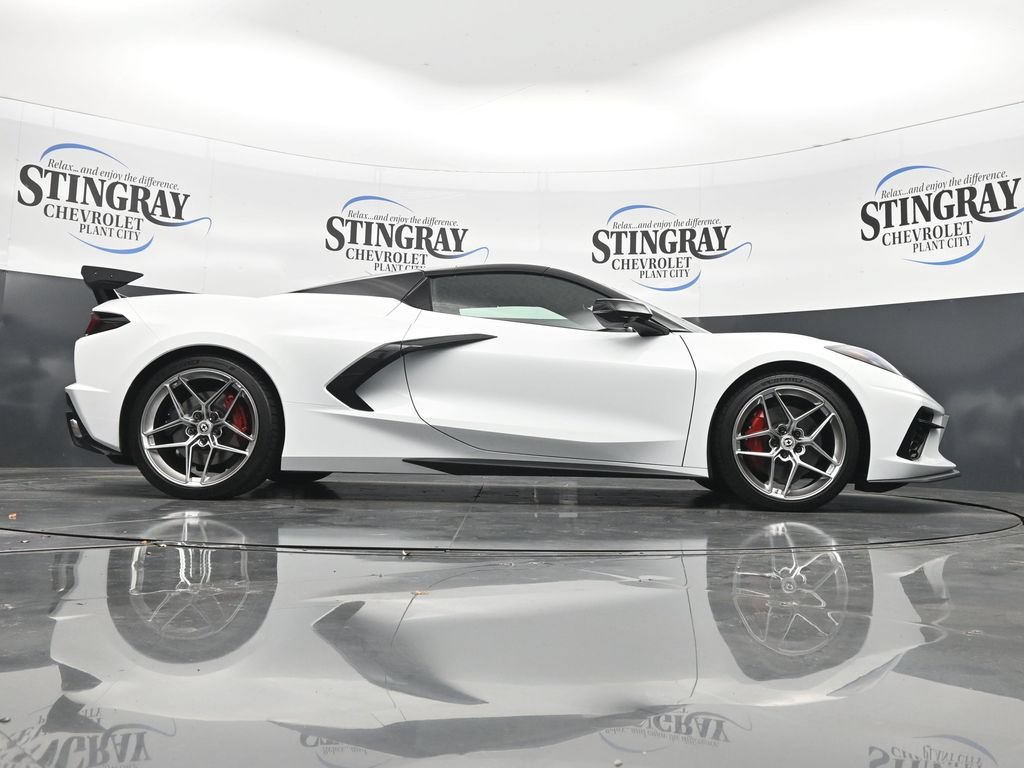 Used 2025 Chevrolet Corvette Stingray Premium Conv w/ Z51 Performance Package RWD image 24