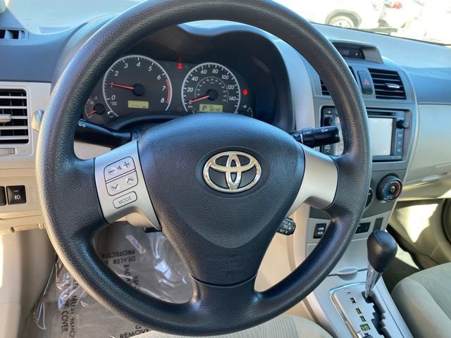 Used 2013 Toyota Corolla LE image 12